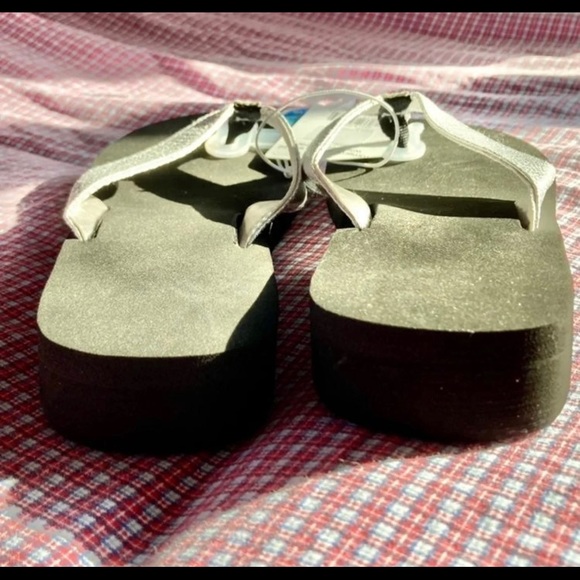 VEGAN REPTILE Wedge Sandals Black Shiny Silver Blingy Straps Womens 7 8 - Picture 6 of 11